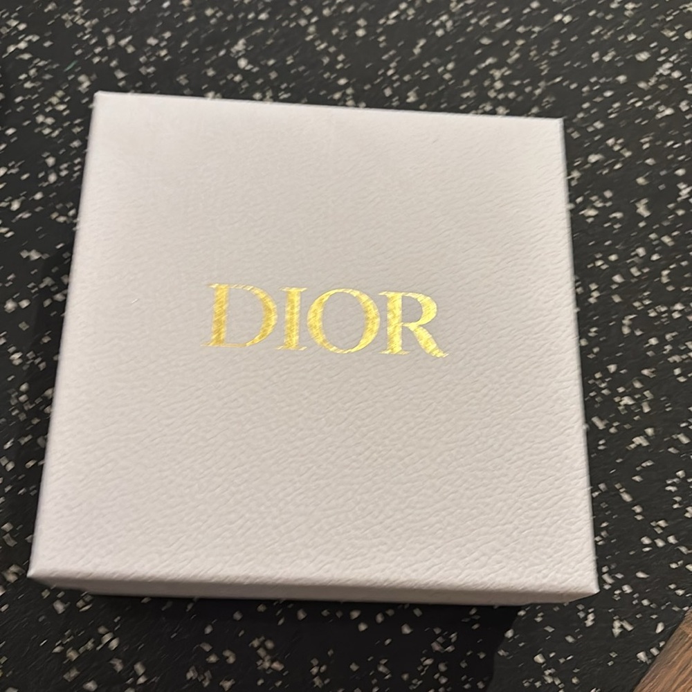Dior Gift Set - Picture 3 of 8